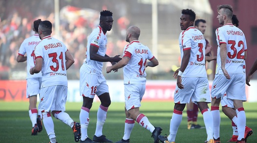 Serie B Bari-Pescara, probabili formazioni e tempo reale alle 20.30. Dove vederla in tv