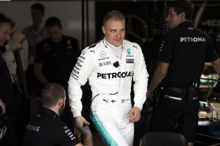 F1 Mercedes, Bottas: «Hamilton ha meritato il titolo»