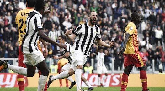 Serie A, Juventus-Benevento 2-1: Ciciretti sfiora l'impresa, risolvono Higuain e Cuadrado