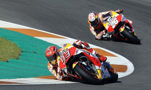 MotoGp, Valencia: Dovizioso cade e si ritira, Marquez campione