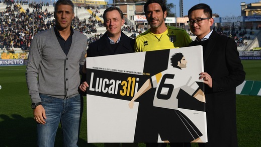 Il Parma festeggia il primo posto e le 311 presenze di Lucarelli