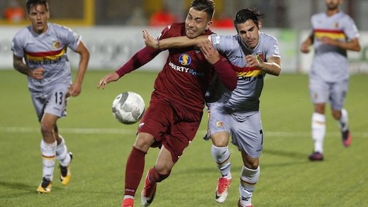 Serie C, Catanzaro-Cosenza 2-1. Livorno, continua il sogno