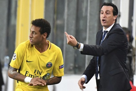 Psg, Emery: «Neymar? È giovane e può godersi la vita»
