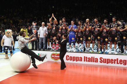 Volley: la Final Four di Coppa Italia si giocherà al PalaFlorio