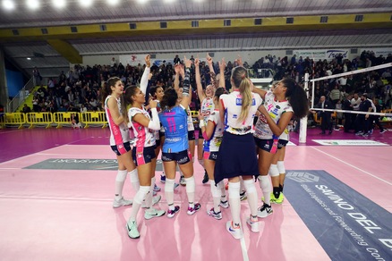 Volley: A1 Femminile, Novara espugna Scandicci, l'Imoco vince solo al quinto