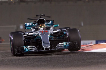 F1, Abu Dhabi: terze libere a Hamilton, Raikkonen terzo