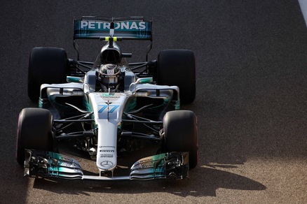 F1, Abu Dhabi: Bottas in pole, Vettel terzo