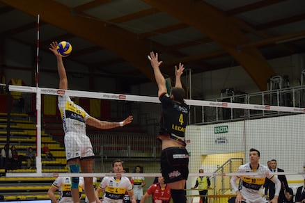 Volley: Superlega, nell'anticipo Modena espugna Vibo
