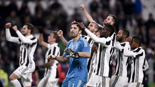 Juventus-Crotone: top & flop: Douglas in crescita, Alex Sandro in chiaroscuro