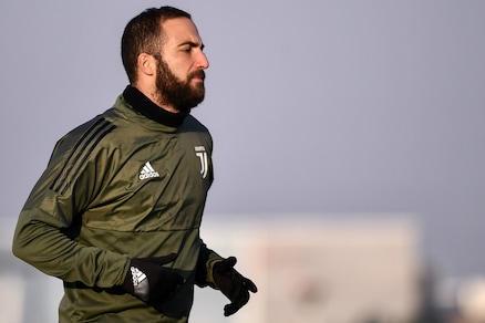 Higuain fa sperare la Juventus: si allena con la squadra