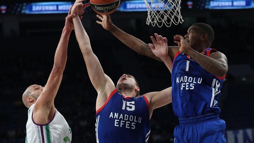 EuroLeague: Stimac gela l'Olimpia nel finale