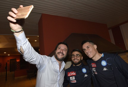 Napoli, Insigne e la foto con Salvini: è polemica sui social
