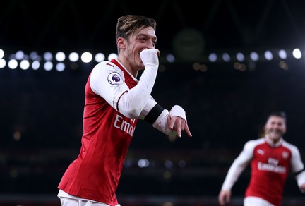 Manchester United, Mourinho ha trovato il numero 10 che cercava: Özil