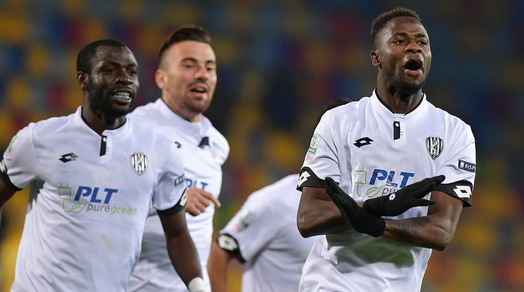 Frosinone-Cesena 3-3: Jallow beffa la squadra di Longo