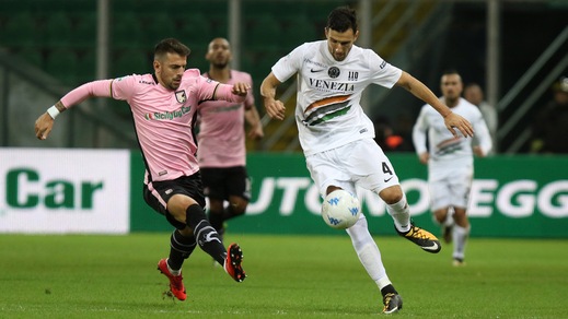 Serie B Palermo-Venezia 0-0. Rosanero momentaneamente in vetta