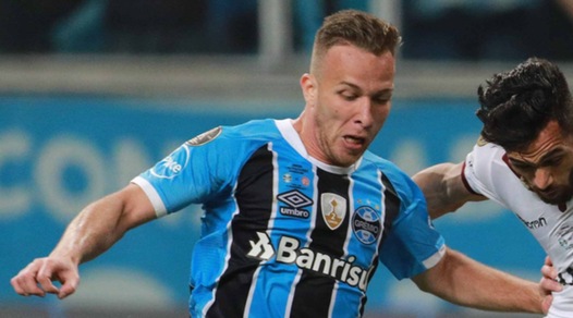 Barcellona su Arthur del Gremio: «Ha una clausola di 50 milioni»