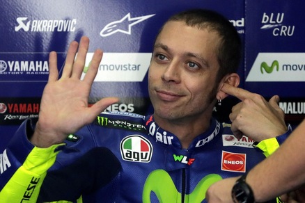 MotoGp, Rossi a Spalletti: «Mister, posso giocare a sinistra?»