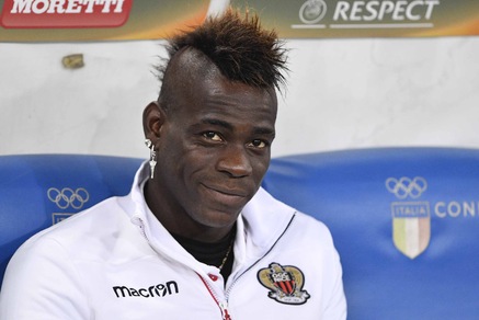 Balotelli, scherzo in tv: gli rubano l'auto nuova e lui si infuria