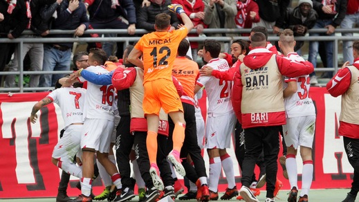 Serie B Bari, Kozak: «Non sono un giocatore finito»