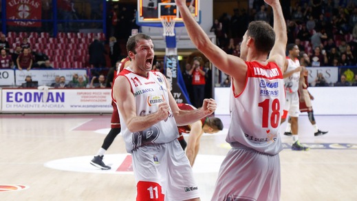 Reggio sbanca Venezia. Pistoia batte Pesaro in rimonta