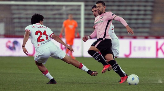 Serie B, Bari-Palermo 0-3: Rispoli, Trajkovski e Coronado per il primo posto