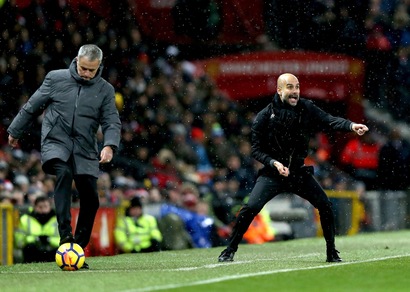 Manchester, rissa nel post-derby. Mourinho colpito da bottiglietta, Arteta ferito