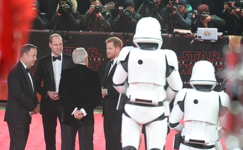 I principi Harry e William alla premiere a Londra di Star Wars