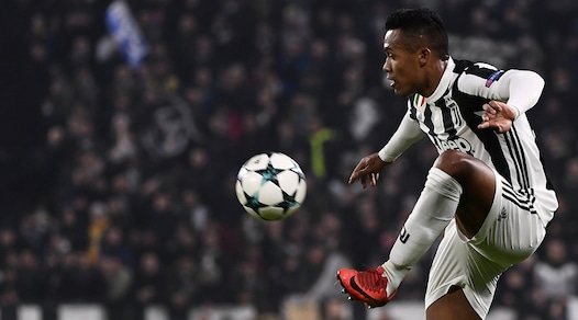 Juventus, il "Sun" insiste: «Alex Sandro nel mirino del Manchester United»