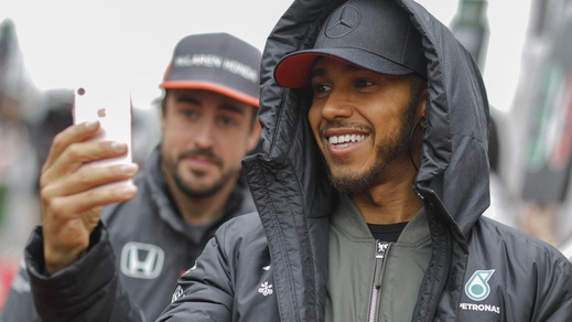 F1, Hamilton: «Voglio lottare con Alonso per il titolo»