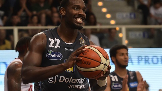 Basket Serie A, Trento riabbraccia Dustin Hogue