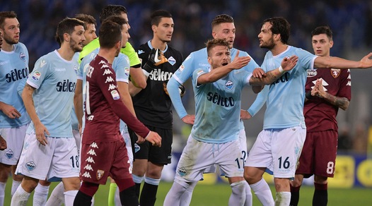 Lazio, panolada e class action: si muovono i tifosi