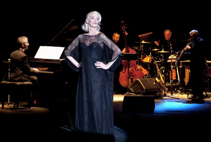 Drusilla Foer torna sul palco con Eleganzissima