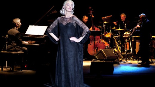 Drusilla Foer torna sul palco con Eleganzissima