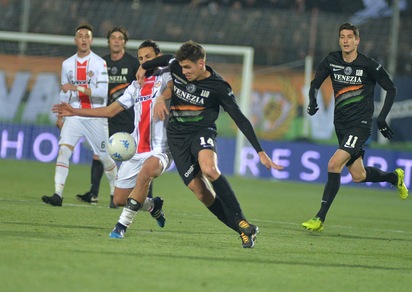 Serie B Venezia-Cremonese 1-1: Moreo replica a Cavion