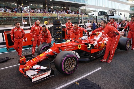 Gli auguri della Ferrari: «Pronti a dare il massimo nel 2018»