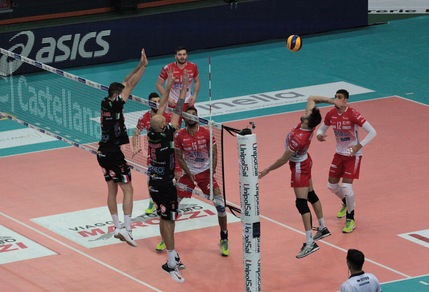 Volley: Superlega, la Lube cade contro Castellana Grotte, Perugia in vetta