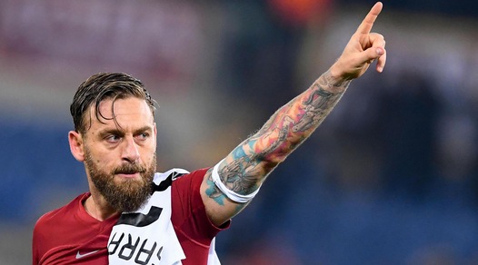 Rivincita De Rossi: «Grande Roma». Poi il siparietto con Ancelotti: «Sei il Ct ideale»