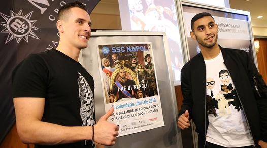 Napoli, Milik e Ghoulam presentano il calendario