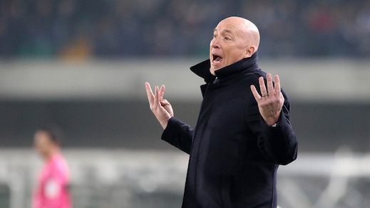 Serie A Chievo, Maran furioso con l'arbitro: «Ha sbagliato con Cacciatore»