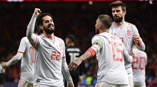 Spagna 6 bellissima: la tripletta di Isco schianta un'Argentina da incubo
