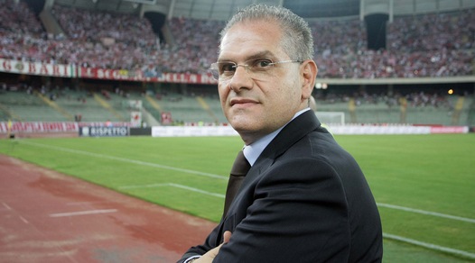 A Bari si sfiora il ridicolo: il presidente chiede la residenza nello stadio