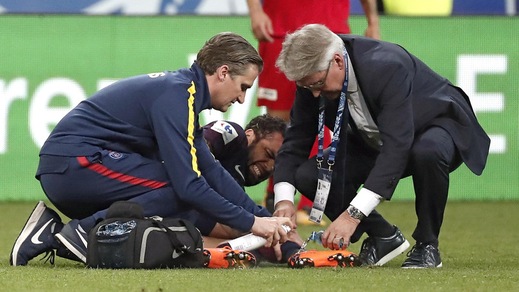 Gli esami confermano: niente mondiali per Dani Alves