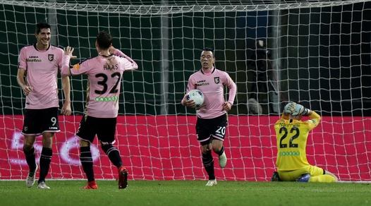 Serie B, vola il Palermo. Vincono Perugia e Benevento, crollano Foggia e Crotone