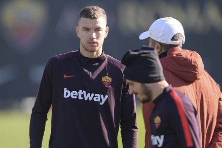 Roma, Dzeko pronto per la sfida contro il Parma