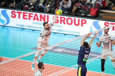 Champions League, Trento che rimonta, Fenerbahce ko