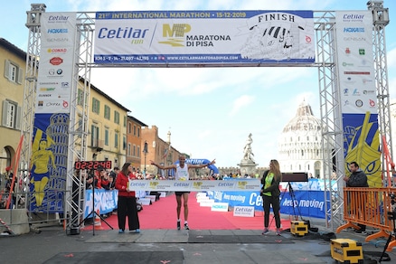 Che festa la 21^ Cetilar Maratona di Pisa a trazione straniera!