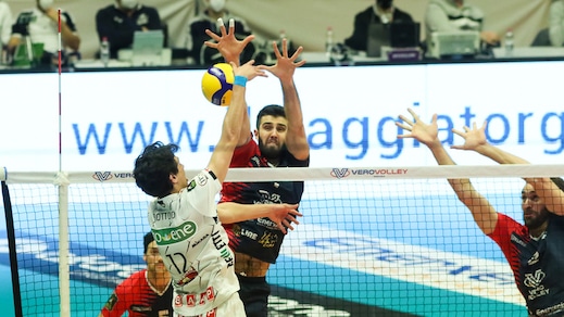 Monza rimonta due volte e vince al quinto