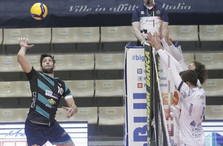 Cantù va a vincere sul campo di Siena