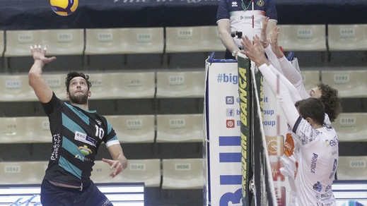 Cantù va a vincere sul campo di Siena