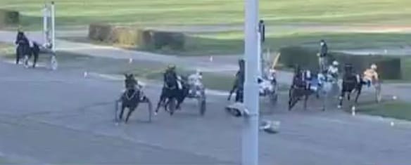 Tyl Etoile comanda e chiude